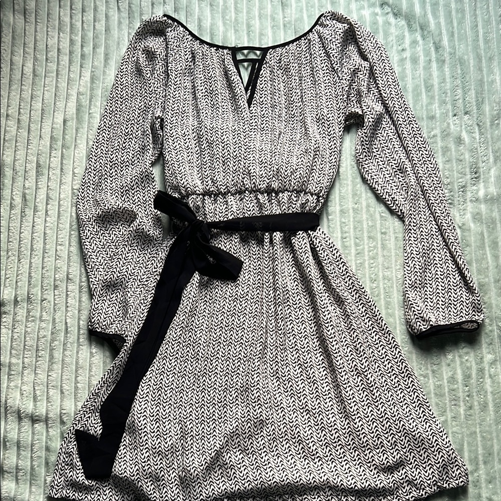 Ya Los Angeles Black and White Long Sleeve Dress